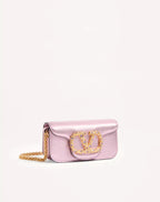 borsa-piccola-a-spalla-valentino-garavani-loco-in-vitello-laminato-con-logo-gioiello-laterale