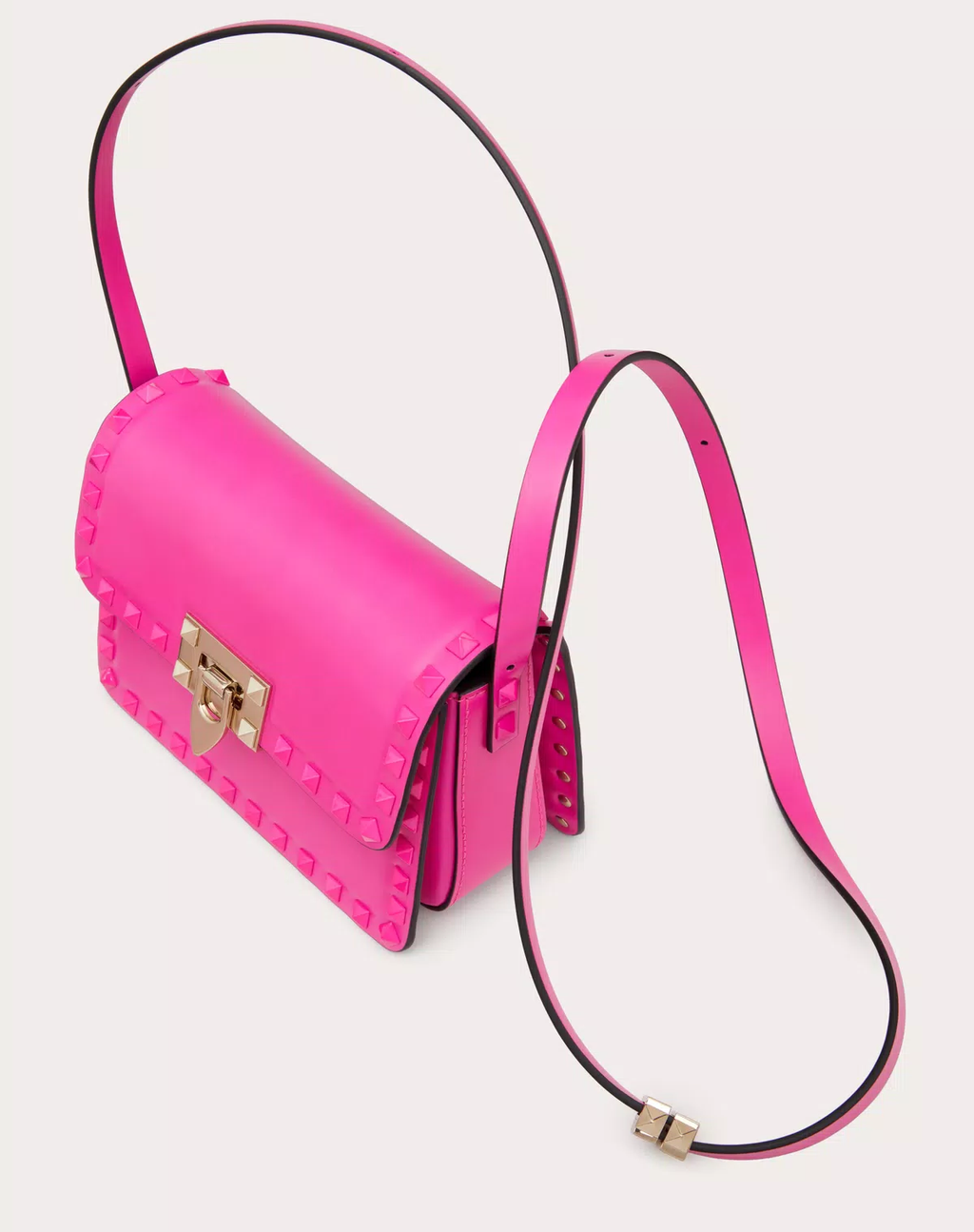 borsa-piccola-a-spalla-valentino-garavani-rockstud23-in-vitello-liscio-profilo-decorato-da-borchie-vista-altro-dettaglio-tracolla